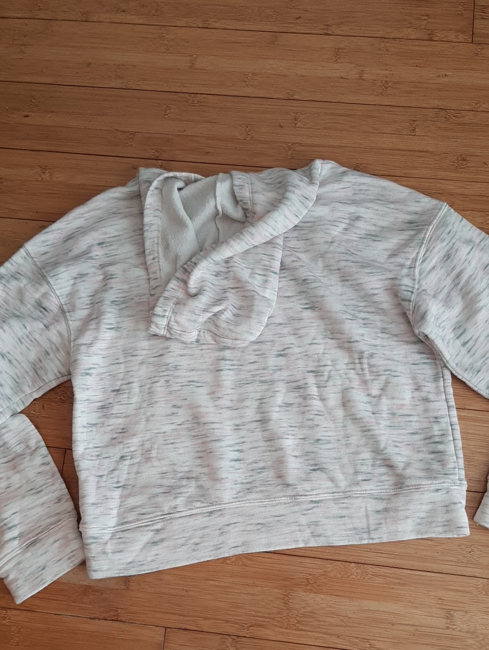 Old Navy White Hoodie with Subtle Pastel Pink And Gray. Girl's Size 14-16 XL - Picture 4 of 4